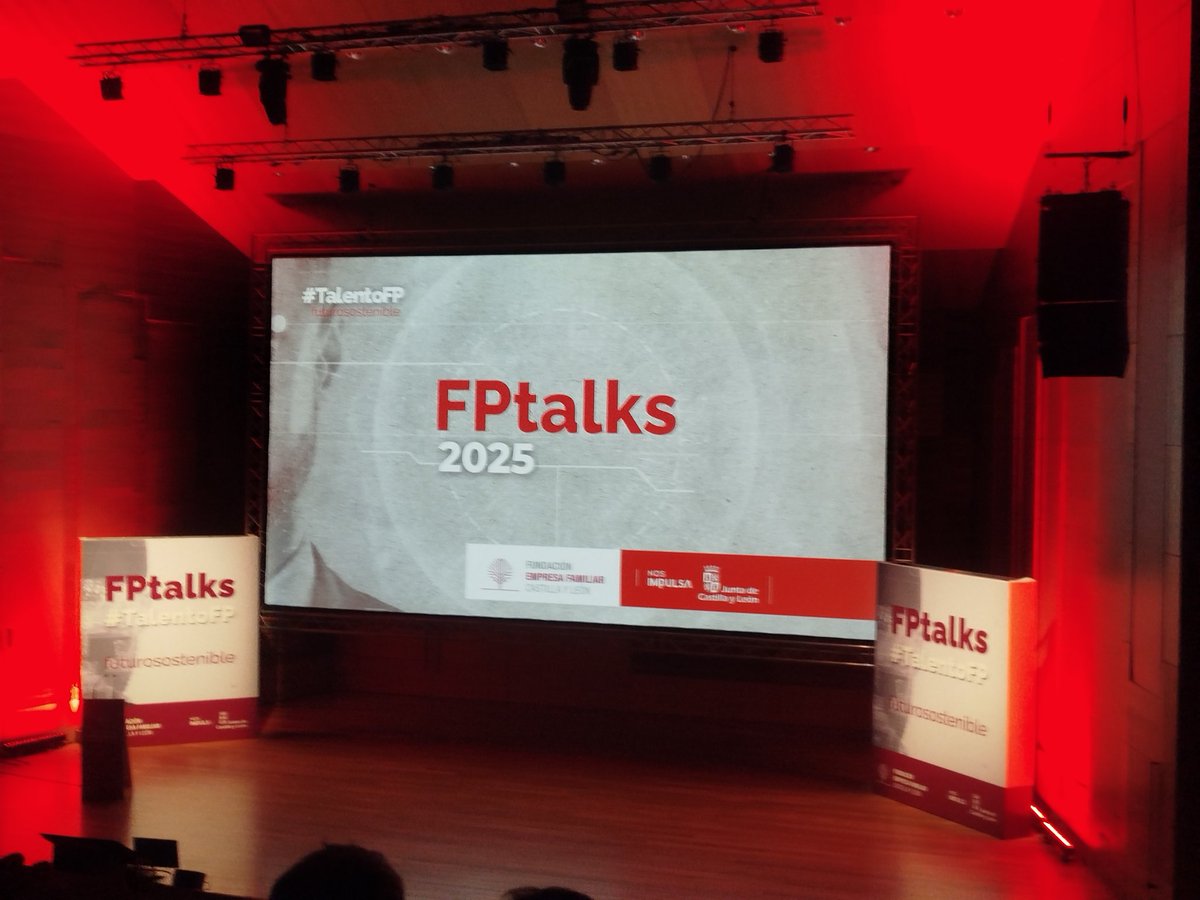 JairoFSIE's tweet photo. @fsiecl asiste a la jornada organizada por la fundación empresa familiar a la FP talks #talentofp #futurosostenible con @educacyl @familiajcyl @jcyl en el Centro Cultural Miguel Delibes de Valladolid #fp #educacion https://t.co/gtMhZkpDBO