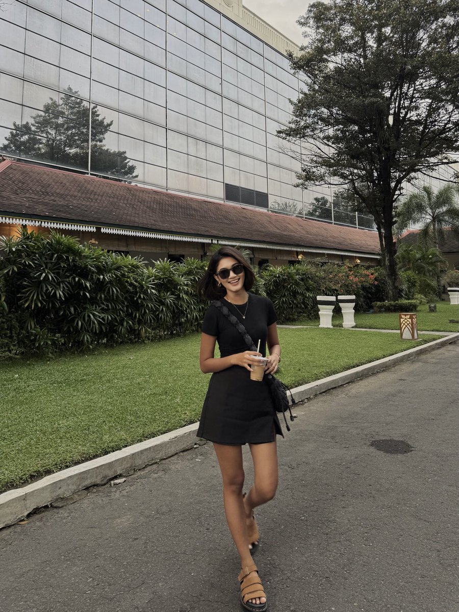 sodaqueee's tweet photo. Happy weekend semua https://t.co/LqAVjbqpAX