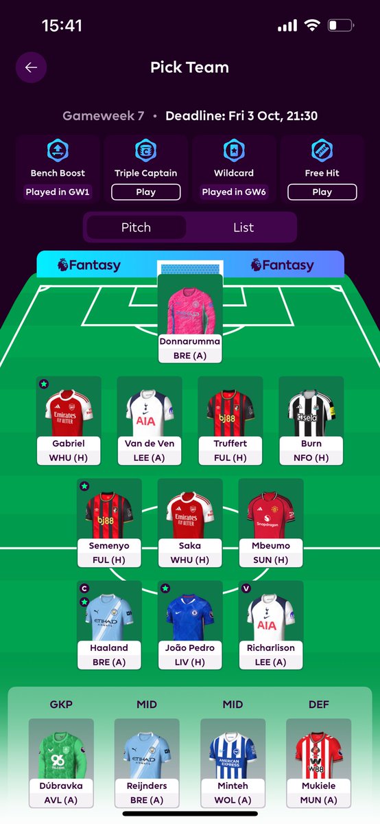 4thFPLChip's tweet photo. Benching dilemma, HELP! #GW7 #FPL https://t.co/3iZwLB7Du2