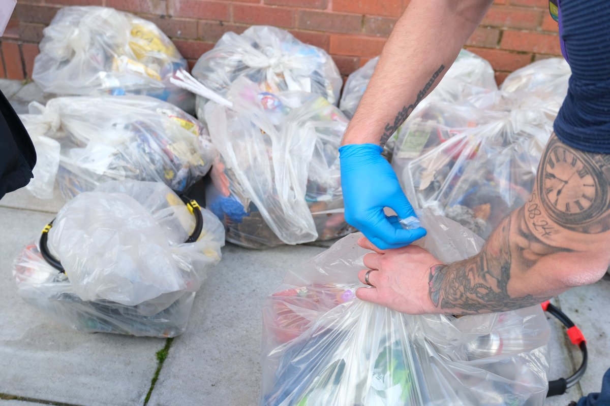 Last week our colleagues visited Wavertree with bin bags, litter pickers, posters and smiles.

This gave us a great opportunity for face-to-face time with our residents to discuss their area.

We would like to thank the people of Wavertree for their hospitality and openness.
