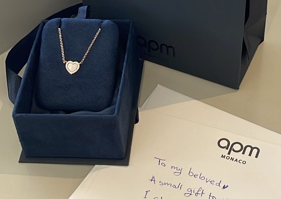 —  هِي الأنيسة المُؤنِسة والرفيقة الفارِقة 🪄🤍