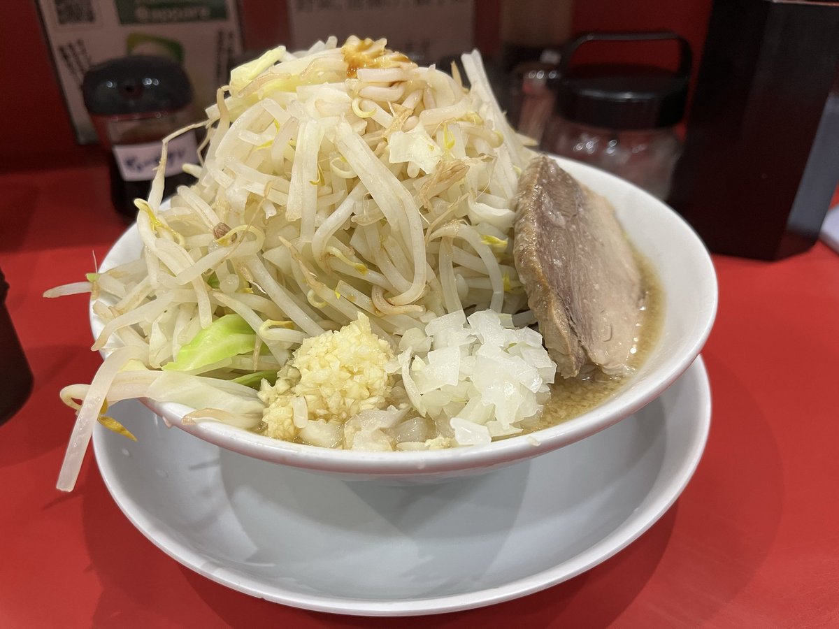 二郎系でしか補給できない栄養素もあるねん
あぁ、１週間仕事をよく耐えた自分...