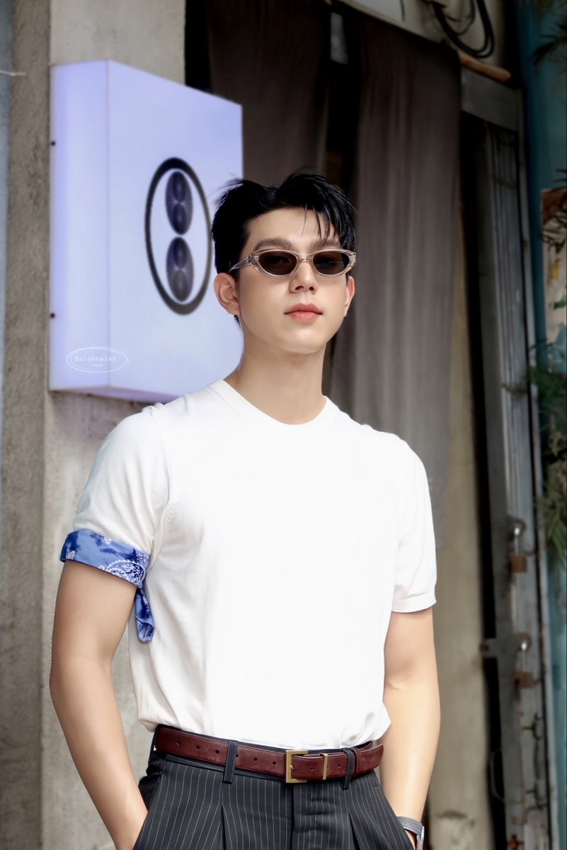 ทรงวาดหล่อมาก เข้มมาก ขาวมากกก 😎

#NESCAFÉReadyToMix #NESCAFÉConcentrate #ไบร์ทนรภัทร #brightnorr