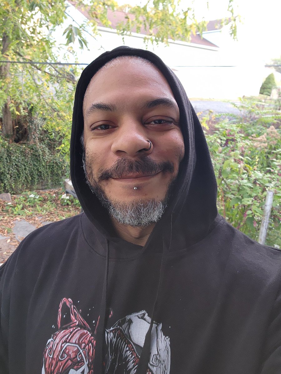 Happy Friday! I hope you all have a wonderful day and a fantastic weekend. 😎👋🏾♥️