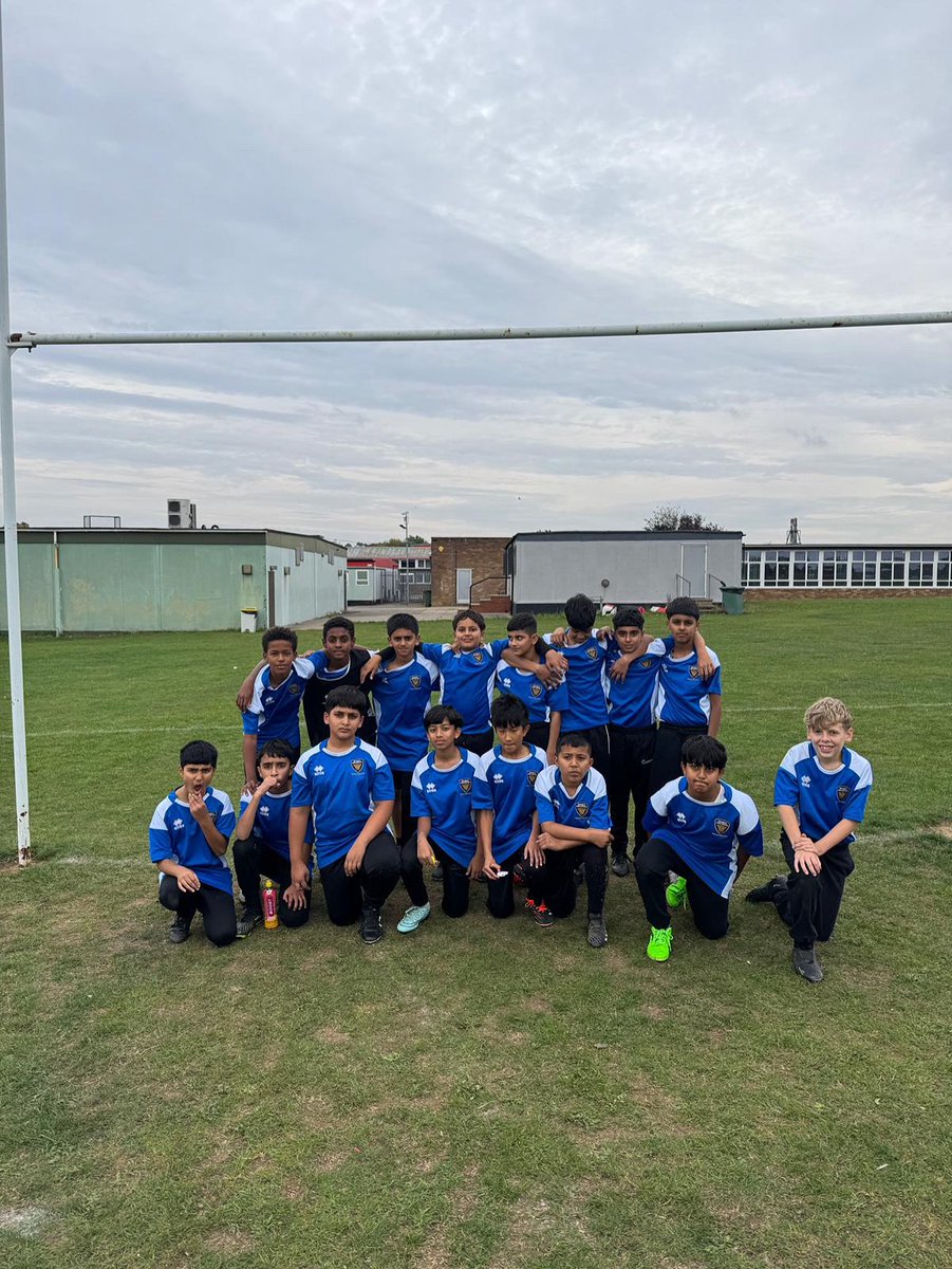 The year 7 boys had their first ever rugby match yesterday and thoroughly enjoyed the experience. Unfortunately they lost to Denbigh but there were some brilliant performances and big tackles. #provingopportunities #schoolsport 🏉