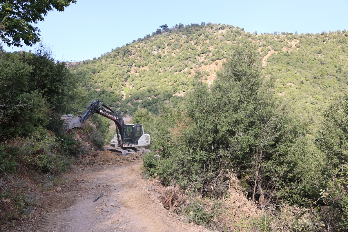 Ekiplerimiz, Konuklu Mahallesi Karange Yaylası’ndaki yol sorununu çözdü! 🚜

Her daim üreticilerimizin yanında olmaya devam ediyoruz. Konuklu’da tamamladığımız yeni yol sayesinde hem kestane ve ceviz üreticilerimiz hem de mahalle sakinlerimiz artık kent merkezine rahat ulaşıyor.