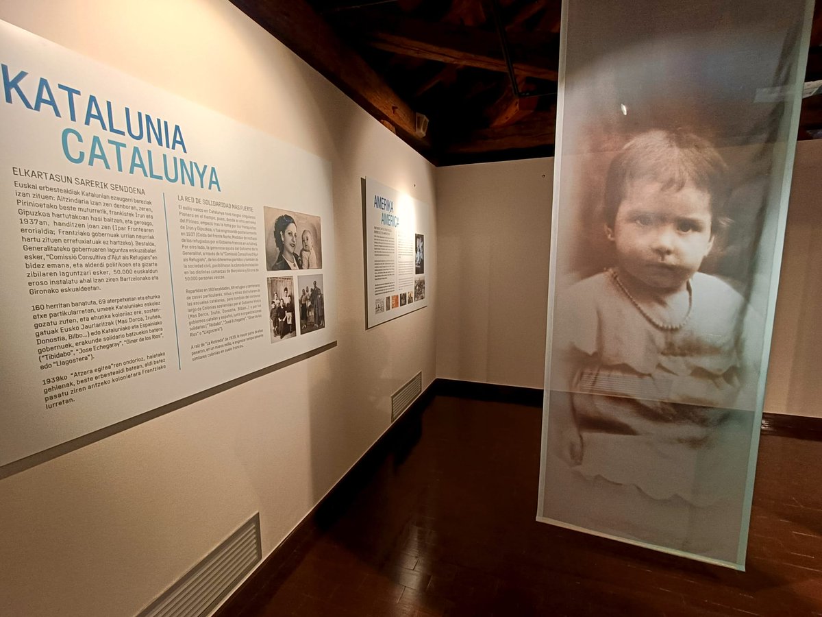 El alcalde participó esta mañana en la inauguración de la exposición “El ojo de la aguja – 1936 niños y niñas de la guerra  del Museo de Euskal Herria, un recorrido histórico y testimonial sobre el exilio de más de 34.000 menores vascos durante la Guerra Civil.
#gernika