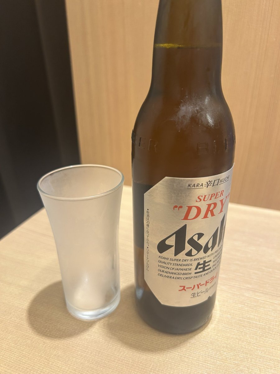 髪切った〜きもちええ〜！！
鏡きたねー！！ほんでビール美味えー！！