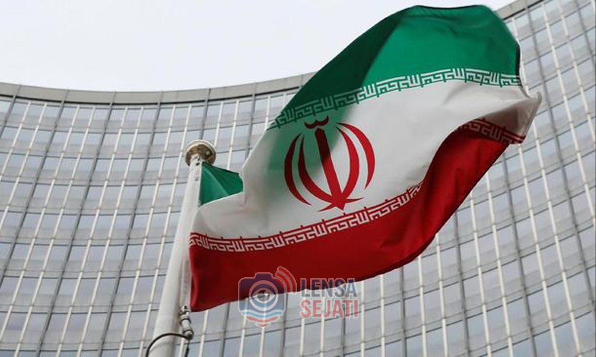 LensaSejati's tweet photo. Iran Eksekusi Mati Mata-mata Elit Mossad Israel

Baca Disini: https://t.co/6y3mJO0uKa

#lensasejati #analisisberita #beritaharian #infoberita #portalberita #seputarberita #analisismendalam #iran #elitmossadisael #beritainternasional #iraneksekusimosad #internasional https://t.co/rpHFsK92Bd