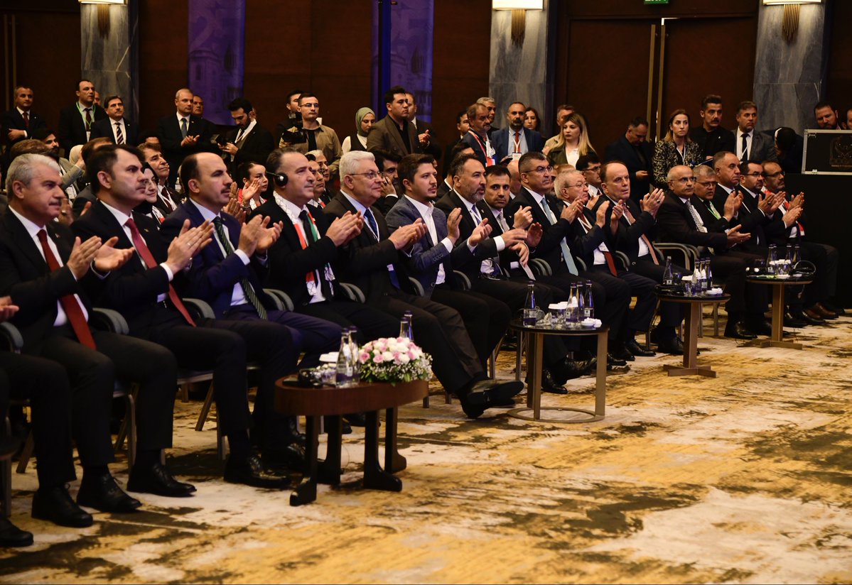 Rektörümüz Prof. Dr. Osman Nuri Çelik, Çevre, Şehircilik ve İklim Değişikliği Bakanı Sayın Murat Kurum'un da katılımı ile Konya Büyükşehir Belediyesi’nin ev sahipliğinde  gerçekleştirilen Birleşmiş Milletler ve Yerel Yönetimler Orta Doğu ve Batı Asya Bölge Teşkilatı Kongresi