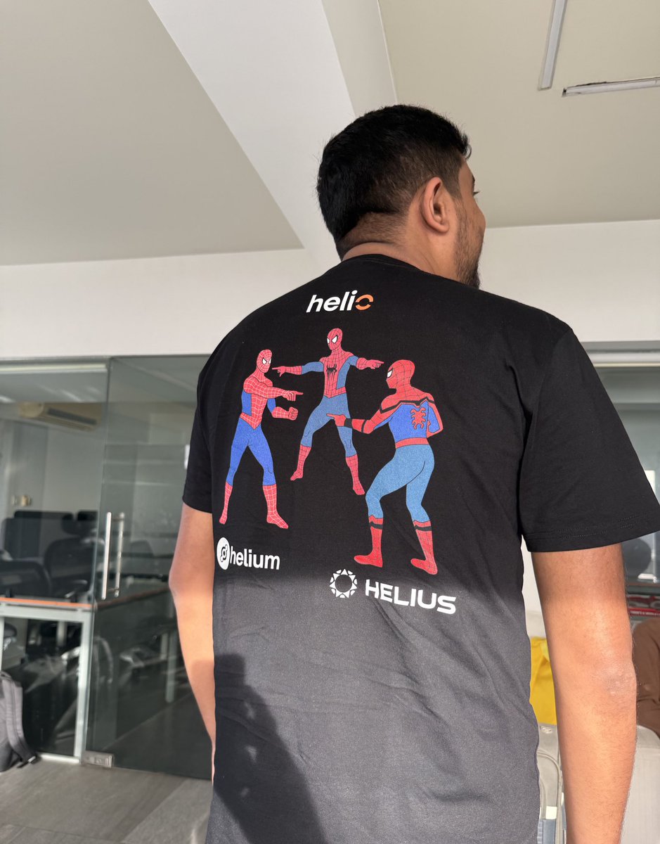 whatsallthiss's tweet image. Landed in Mumbai, already found my favourite shirt @niks3089