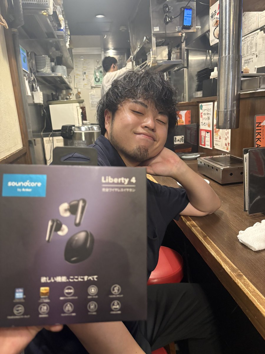 Fresh優勝祝いでおtakaに焼肉奢ってもらいました！
イヤホン無くしたって話したらイヤホンもプレゼントしていただいた
まじで先輩リスペクトです