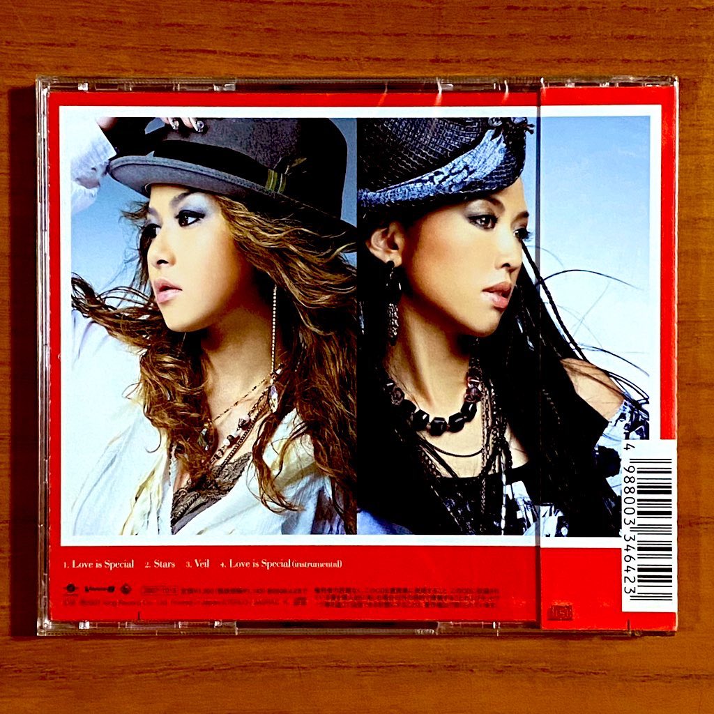 astromaniax26's tweet photo. 本日で発売から18年!
2007年10月3日 発売
【Love is Special/faith】
告知ポスターとCD
オリコン最高91位
ARTIMAGE最高ー!
もぅ、それだけで
伝わる人には伝わる♪
#faith
#LoveisSpecial
#6thシングル
#キングレコード
#VenusB
#ARTIMAGE
#ポスターとCD https://t.co/BnSwdylLId