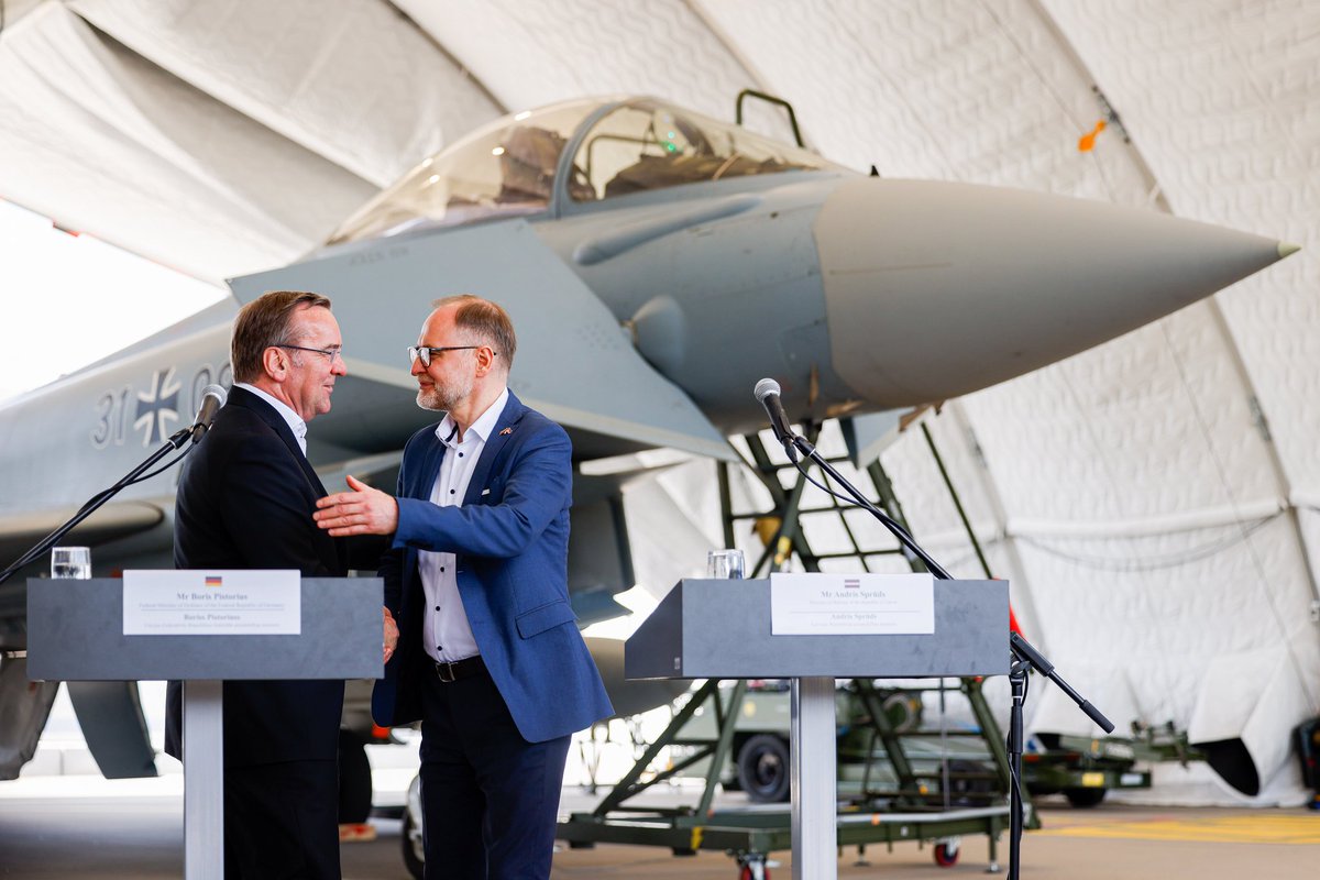 AndrisSpruds's tweet image. 🇱🇻🤝🏻🇩🇪 Germany plays an important role in the defence of Latvia and the Baltic region.
Congratulations, @BMVg_Bundeswehr Minister Boris Pistorius, on 35 years of #GermanUnity! 🎉

As partners and allies in the EU and #NATO, we stand together.

@GermanAmbLatvia
#StrongerTogether