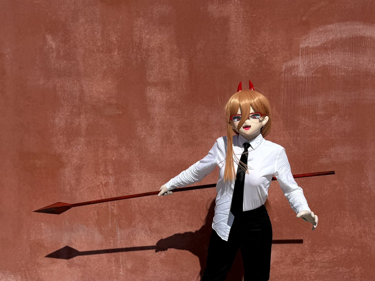 Wait, didn’t this wall use to be white…? 🩸

📸 <a href="/Atenankn/">Aten</a> 

#cosplay #kigurumi #power #chainsawman   #anime #csm #着ぐるみ #キグルミ