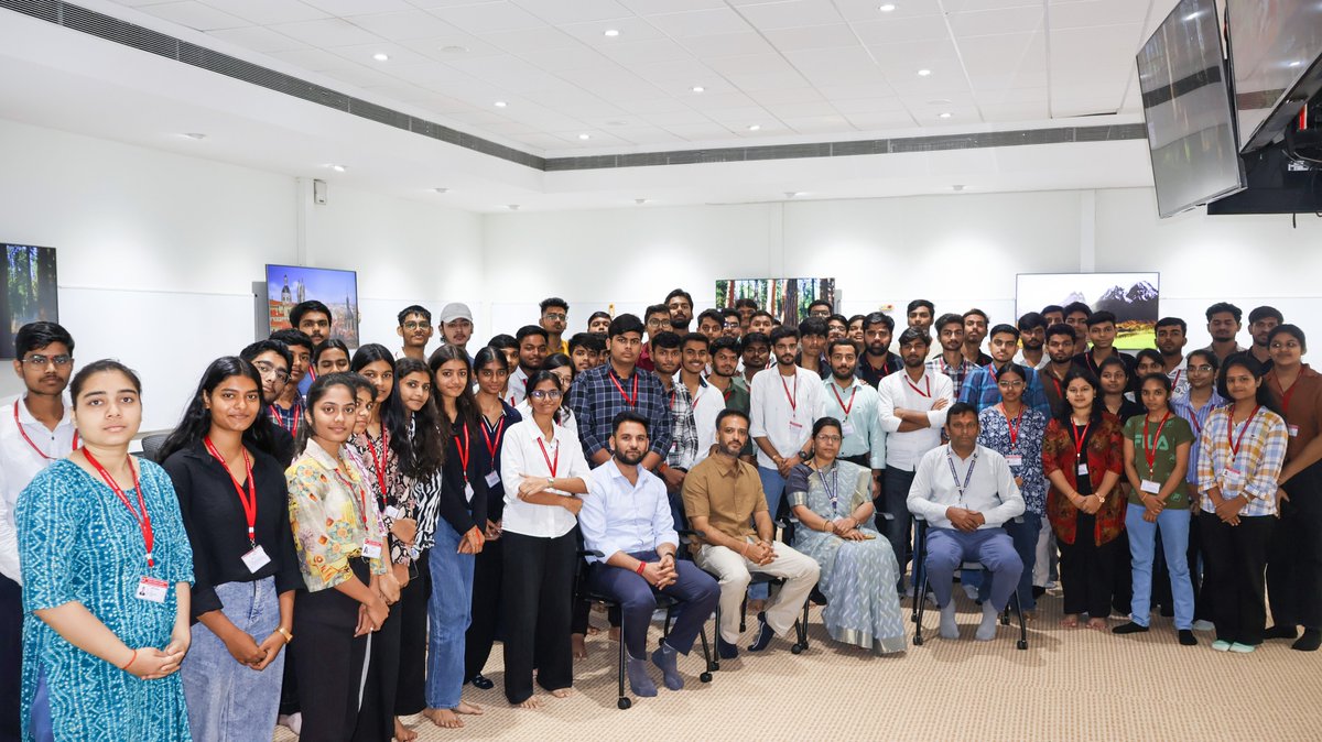 CS2_IISERB's tweet image. CS2-IISER Bhopal hosted students & faculty from Oriental Institute of Science & Technology, Bhopal at IISER Bhopal (Oct 3, 2025)
🔹Intro to IISER Bhopal
🔹Talk by Dr. Vaibhav Kumar (DSE)
A day of curiosity, learning & inspiration!