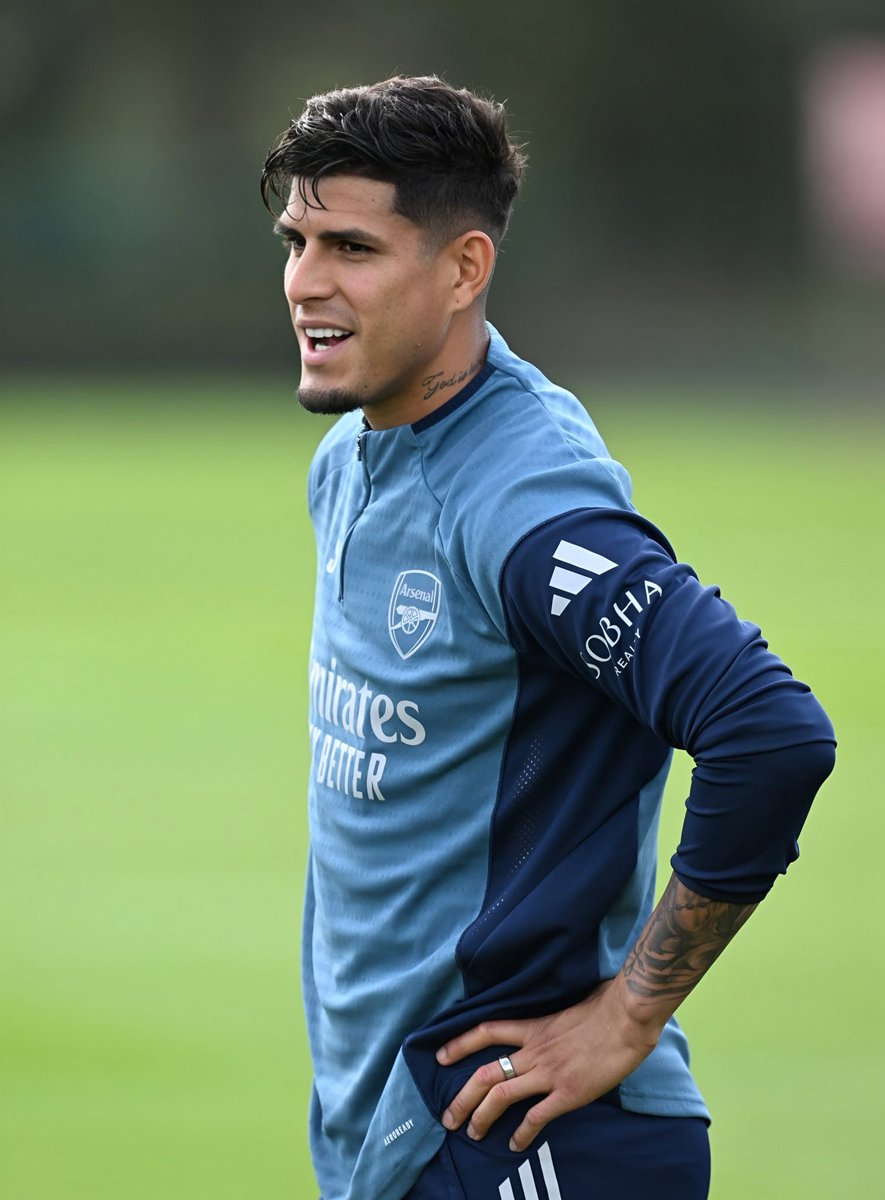 🚨🇪🇨 D’après Mikel Arteta, Hincapie reviendra de blessure après la trêve internationale.