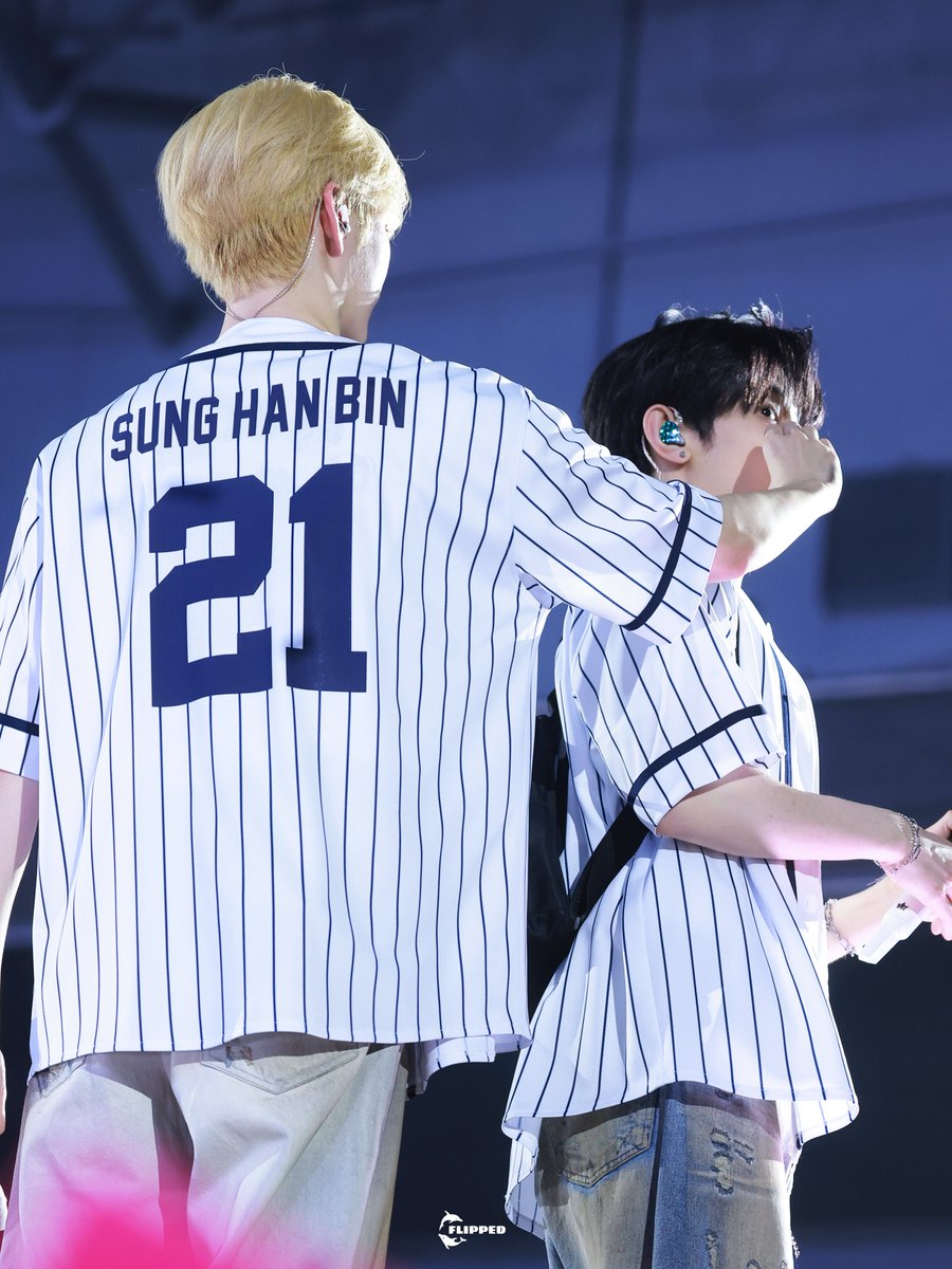 flipped_bbhh's tweet photo. 251003 서울 콘서트 HQ

🥰🥰

#장하오 #ZHANGHAO #章昊 #ジャンハオ
#성한빈 #SUNGHANBIN #成韩彬 #ソンハンビン
#ZB1   #ZEROBASEONE    #제로베이스원 https://t.co/6F3aTZ00Fz