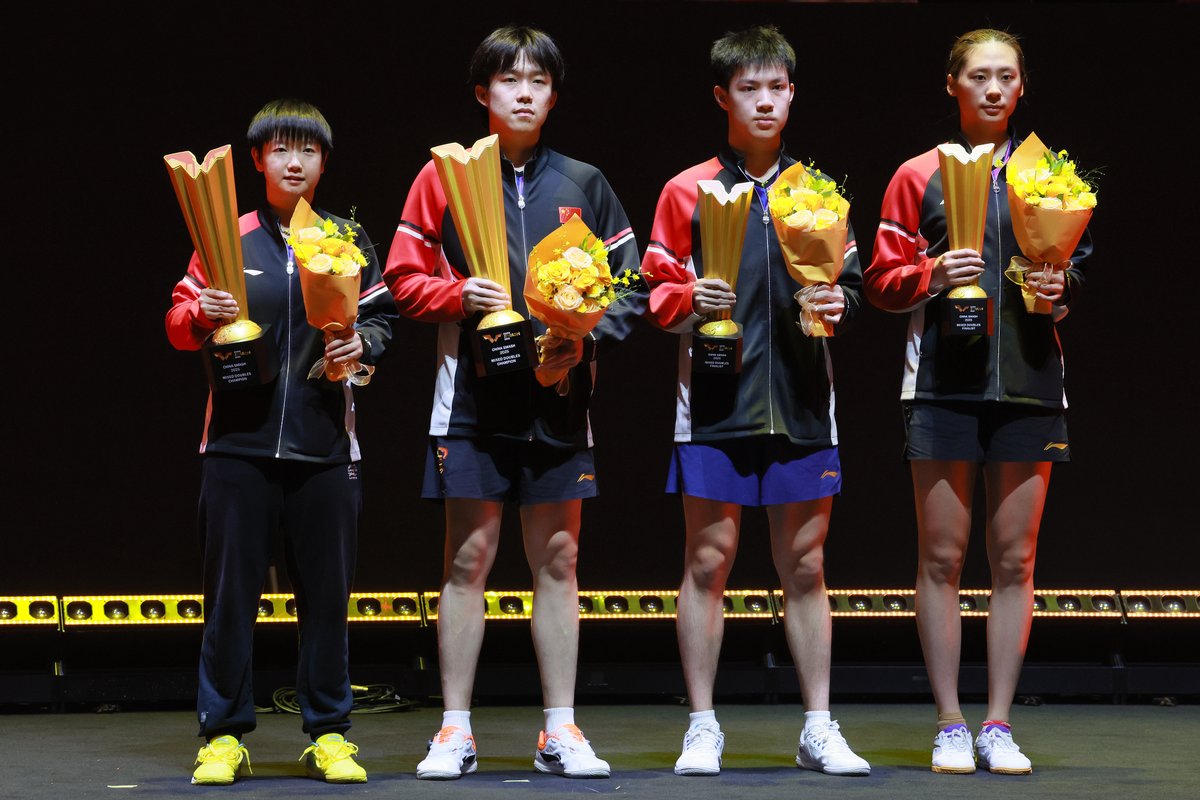 CGTNSportsScene's tweet photo. 🏆🏆🏆🏆🏆CHAMPIONS AGAIN!
🏓🇨🇳Wang Chuqin/Sun Yingsha claim their FIFTH #WTTSmash mixed doubles title.
Defeated Huang Youzheng/Chen Yi🇨🇳 3-0 (11-8, 11-9, 11-9) in the #ChinaSlam final.
Dominant performance from the "#ShaTuo" duo! 🥇
#TableTennis #孫穎莎 #王楚欽 https://t.co/HqeEOJBFCq