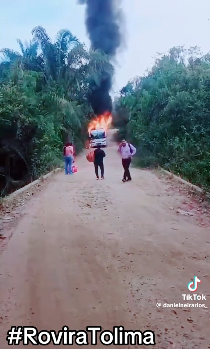 CADA DIA se pierde más la seguridad 
🚨MUY GRAVE, ROVIRA TOLIMA, regresa a su NEGRO PASADO!!
Hoy se suma a lugares con QUEMA D VEHICULOS POR NO PAGO DE EXTORSIONES
y dinero q dimos a FOSEVI para SEGURIDAD, NO SE INVIERTE EN LO Q SE REQUIERE???
<a href="/petrogustavo/">Gustavo Petro</a> RECHAZAMOS NEGLIGENCIA