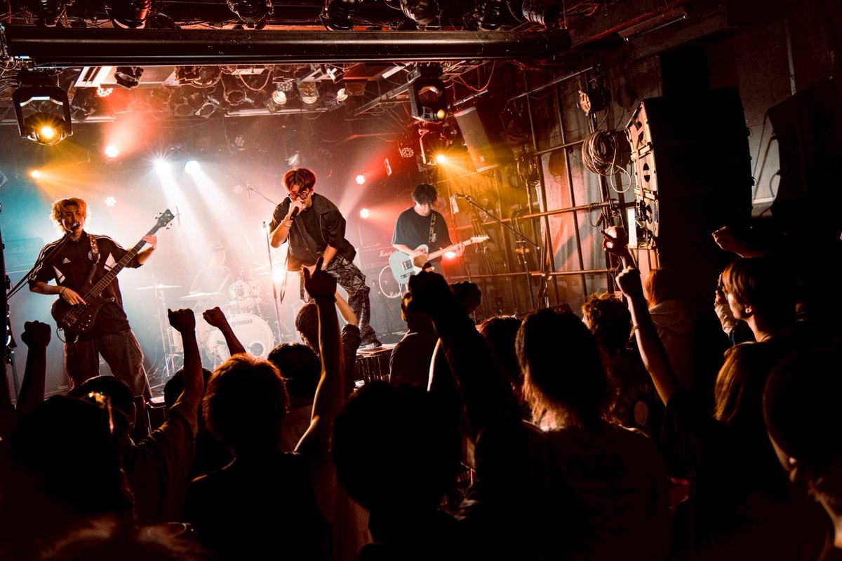 HRQ_Ryota's tweet image. 2025.9.29(Mon)

タイトル以上に熱い一日🔥
間違いなく過去最高のイベントでした！
力を貸してくれたバンドのみんな、そして駆けつけてくれた仲間、見に来てくれた皆さん、本当にありがとう！

次の企画、12/5もお楽しみに✨

#HRQ #IGNITIONPOINT
#バンド #インディーズバンド #ライブ