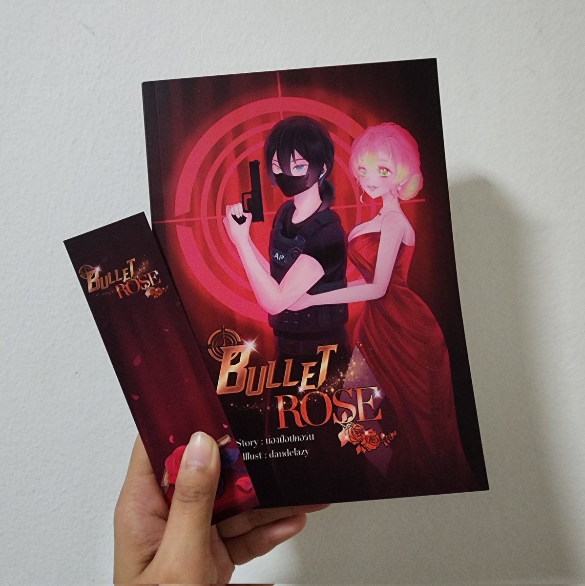 popcornjsplus's tweet photo. มีอะไรมาอวดแหละค่ะ 🤭🤭
เล่มตัวอย่าง Bullet Rose มาถึงมือแล้วค่าา
~~ 🎉🎊 #obamitsu #โอบามิตสึ 
ใครยังไม่เคยอ่าน สามารถตามอ่านได้ที่ 👇
https://t.co/zqsiqQeXZo https://t.co/9WMDF07BGE