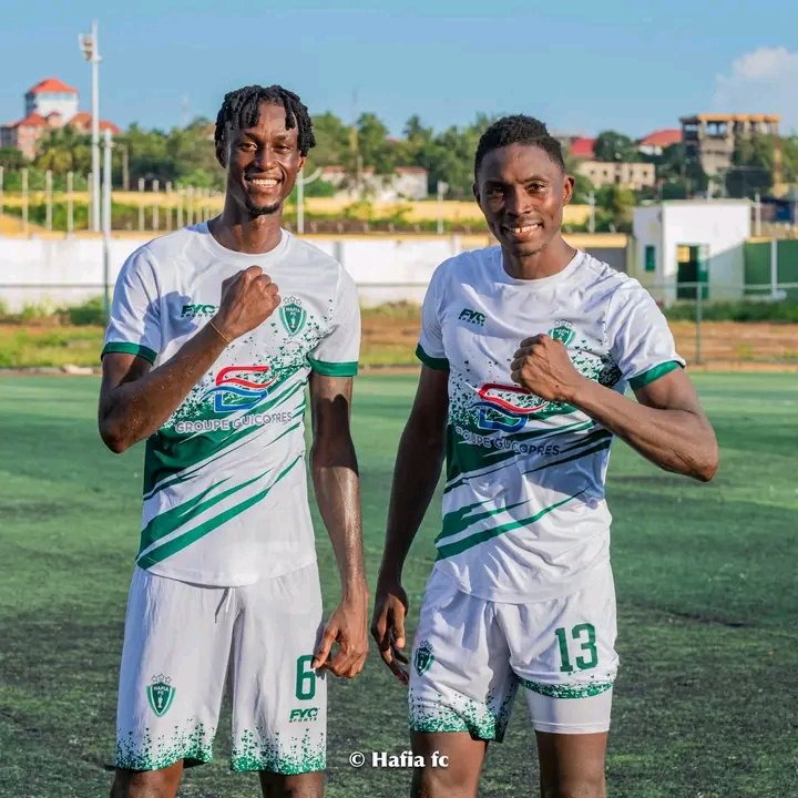 morlaikanu90's tweet photo. Sierra Leonean midfielder Samuel Bekoe and his Guinean club, Hafia FC, are intensifying their training sessions ahead of their crucial CAF Confederation Cup qualifier against Algerian giants CR Belouizdad. https://t.co/ckIkSXp1Bx
