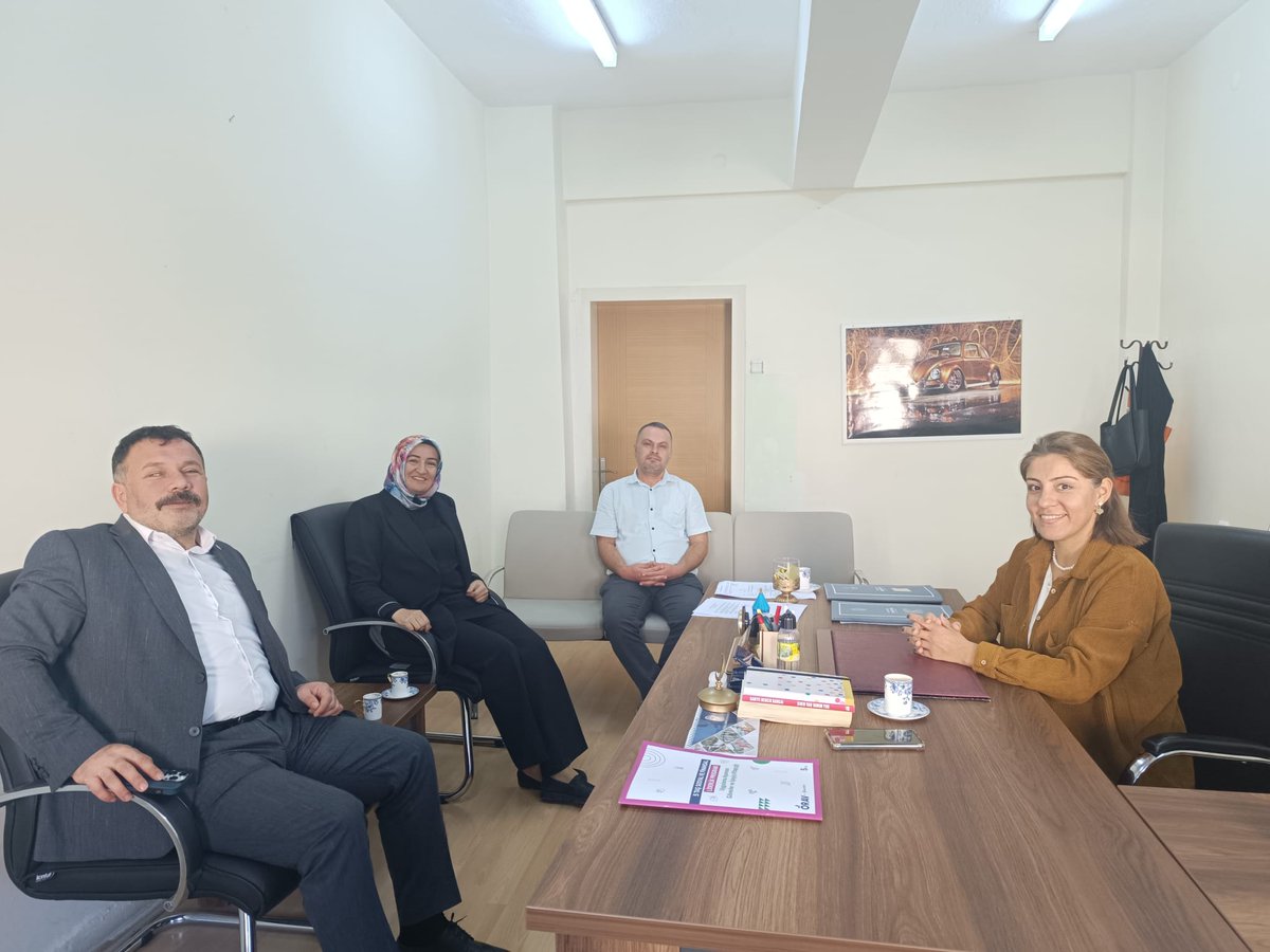 Şube başkanımız Ahmet Dönmez; Dr. Refik Saydam İlkokulu müdür yardımcılığına görevlendirilen İmge Özge Kavak'ı ziyaret ederek hayırlı olsun dileklerini iletti.