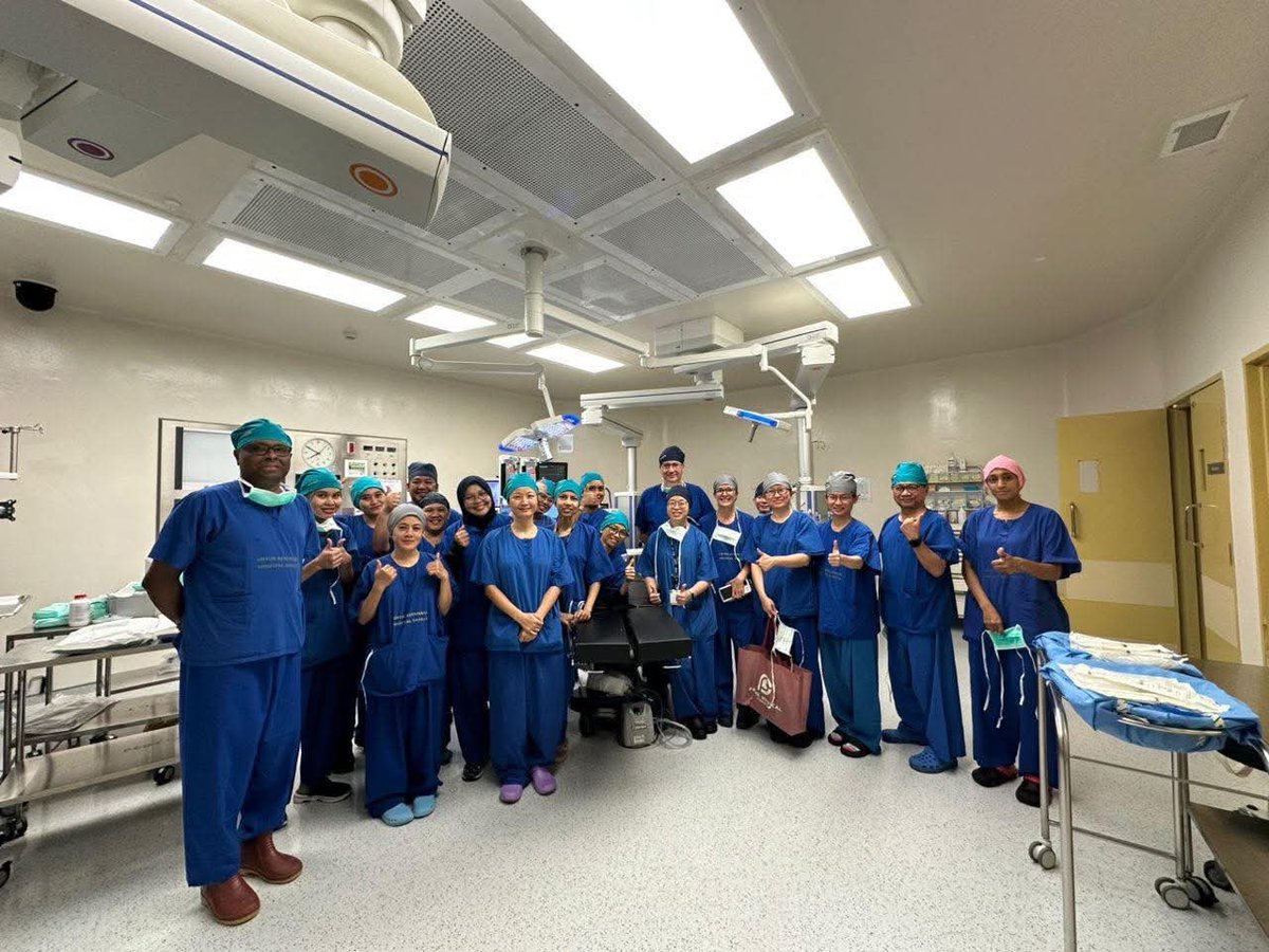 Salam 🇲🇾 MADANI ❤

🚨 A historic milestone for 🇲🇾 healthcare 👏👏🏻

Really delighted to be informed that Sarawak General Hospital (SGH) has successfully performed the FIRST intrauterine spina bifida surgery in 🇲🇾 &amp; Southeast Asia - led by our own specialists trained in Australia,