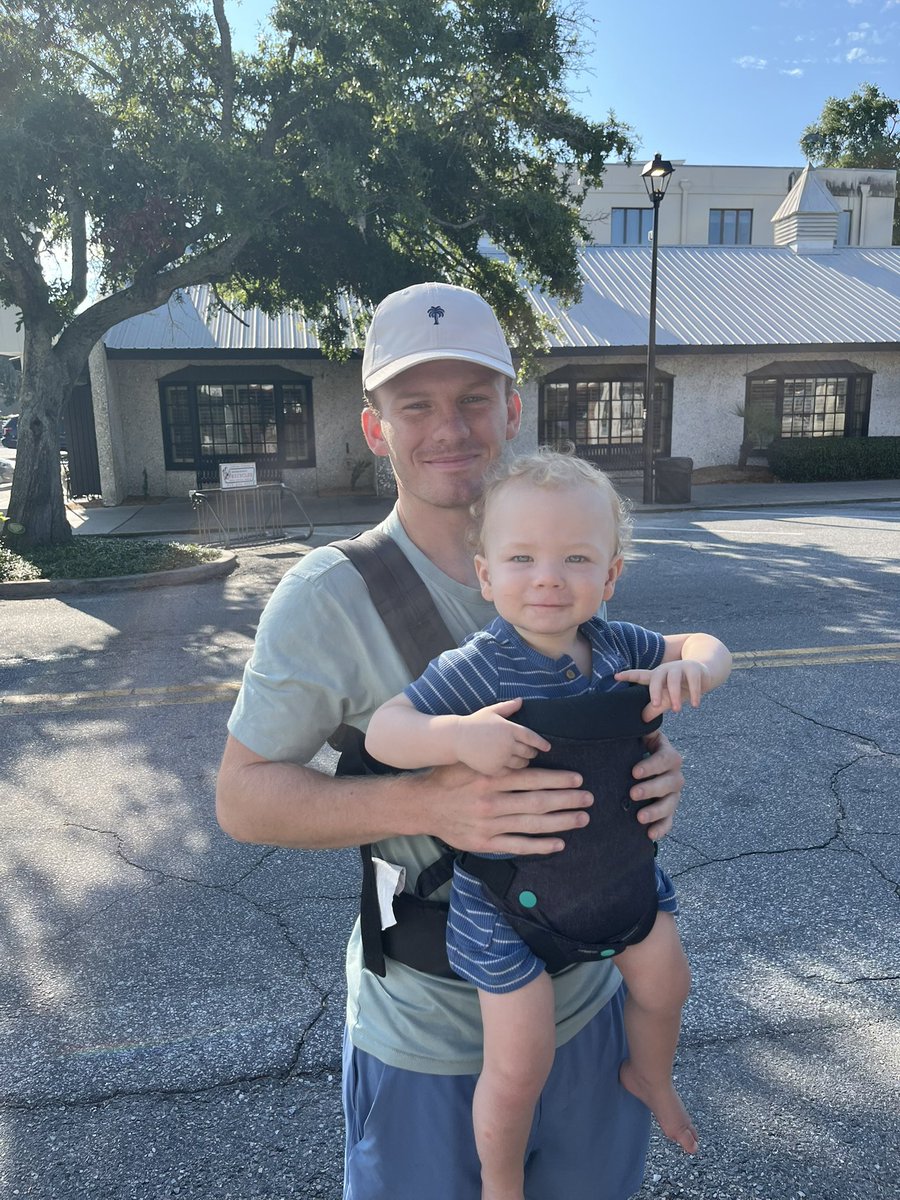 🎉🎂 Happy Birthday to ’24 alumn, Noah Brown! 🎂🎉
We hope you and your little nephew, Baker, enjoy an amazing day of celebrating and that the year ahead is filled with blessings and success. #AUbrothers4Life