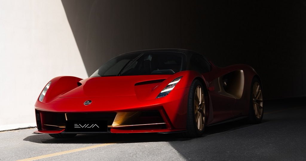 "A meteor crash-landing into Earth would have roughly the same impact."
— Top Gear on the Lotus Evija

#lotus #lotusmena #evija #forthedrivers