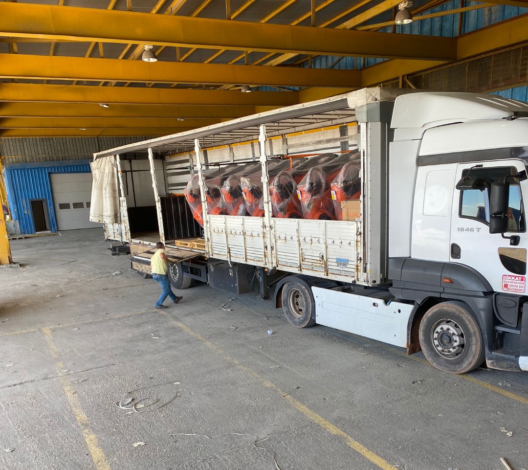 fokusturk's tweet image. #kukaRobot full sigortalı yüklemeleri ile hedef noktaya teslimatları sorunsuz tamamlanmıştır

#transport #nakliye #otosan #aselsan #roketsan #relonak #fokusturk #nexttime #SonDakika