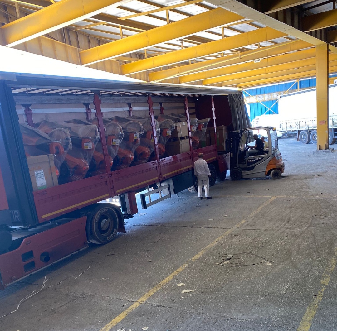 fokusturk's tweet image. #kukaRobot full sigortalı yüklemeleri ile hedef noktaya teslimatları sorunsuz tamamlanmıştır

#transport #nakliye #otosan #aselsan #roketsan #relonak #fokusturk #nexttime #SonDakika