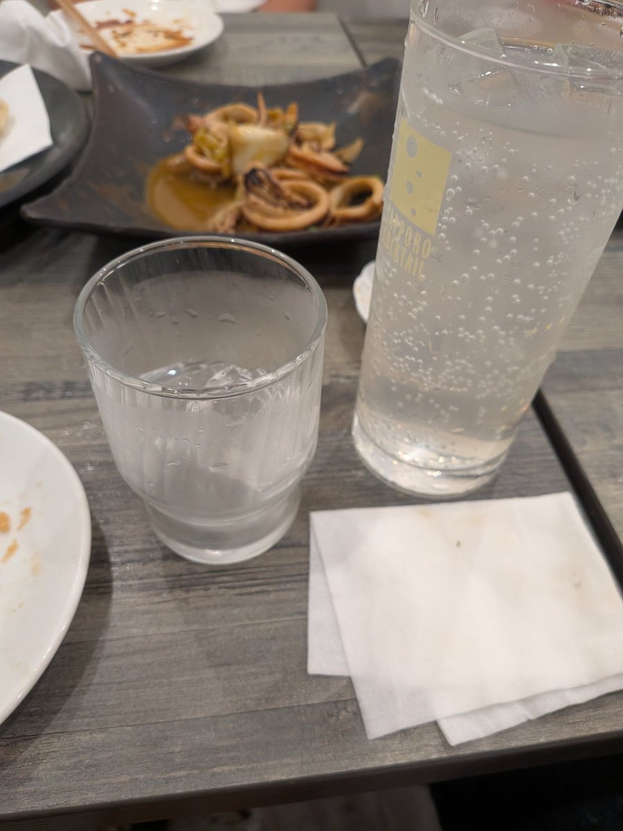 corecha_iro's tweet photo. 居酒屋でお冷頼んだらこれが来た？だけどここ王将？ https://t.co/aE9rYD7NhD