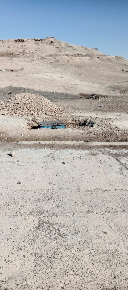 's tweet image. #الرقة ||
ميليشيا #قسد الإرهابية زرعت ألغامًا كبيرة وحاويات متفجرة من مادة TNT في شوارع بلدة #عين_عيسى، منها حاوية متفجرة على صفحة التل من الجهة الغربية، وحاوية بالقرب من منزل سليمان عند المسجد الكبير، وأخرى قرب منزل وزيرة المختار، إضافة إلى العديد من الحاويات المتفجرة في أحياء