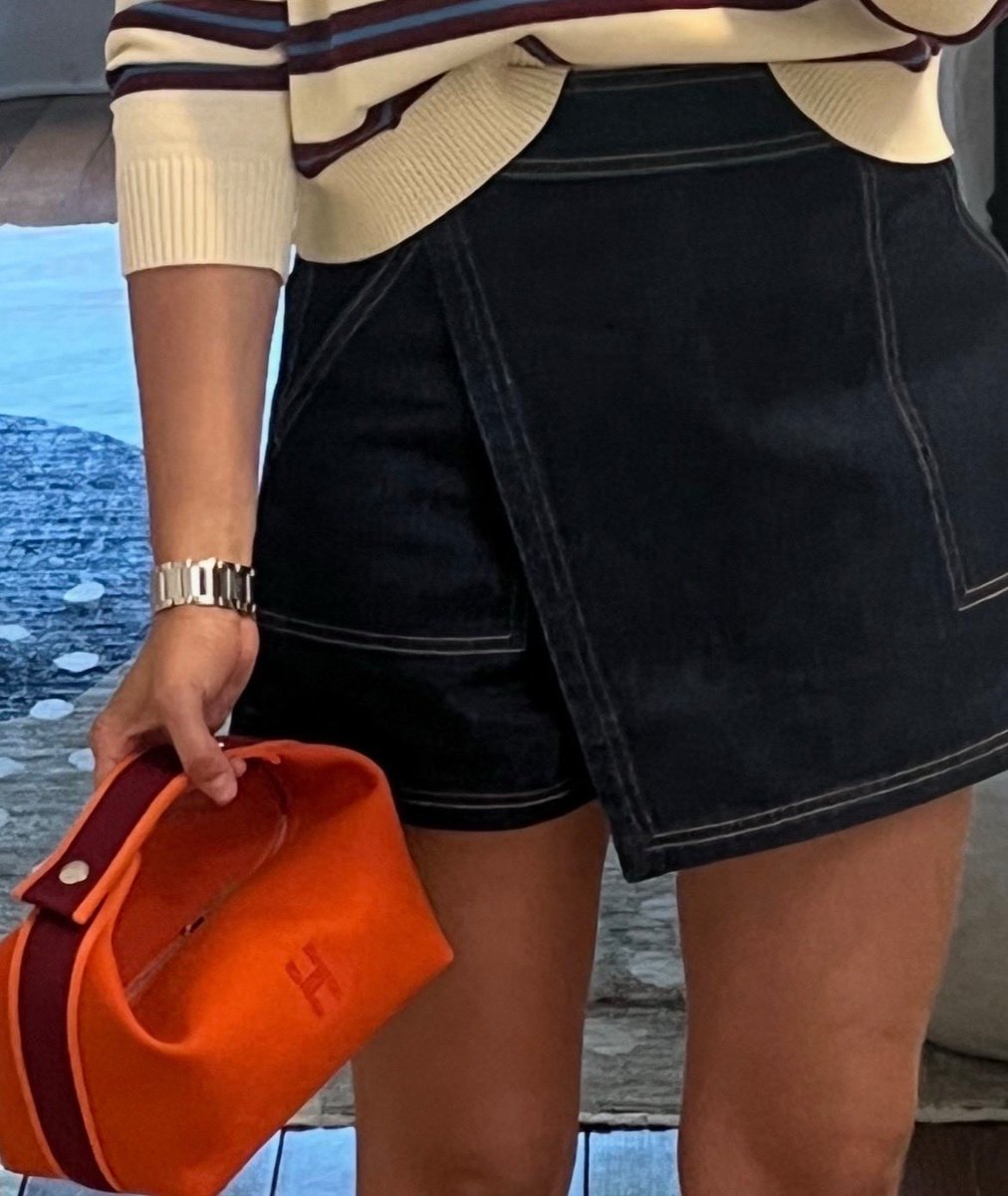 I bet you think of orange as a seasonal color. It’s ideally suited for fall. Actually, orange is a versatile hue that works every season. Many designers are showing all shades of orange, which pair perfectly with the look featured above. 

Follow my LTK @afewgoodygumdrops
