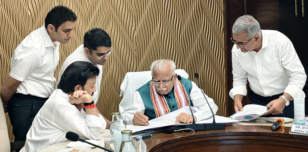 💧 Permanent Solution to Waterlogging in Gurugram!

Union Minister for Power &amp; Housing and Urban Affairs, Shri <a href="/mlkhattar/">Manohar Lal</a>, announced that a new drain will be built from Gurugram to Palwal via Nuh, in addition to the Najafgarh drain, to channel rainwater directly into the Yamuna.