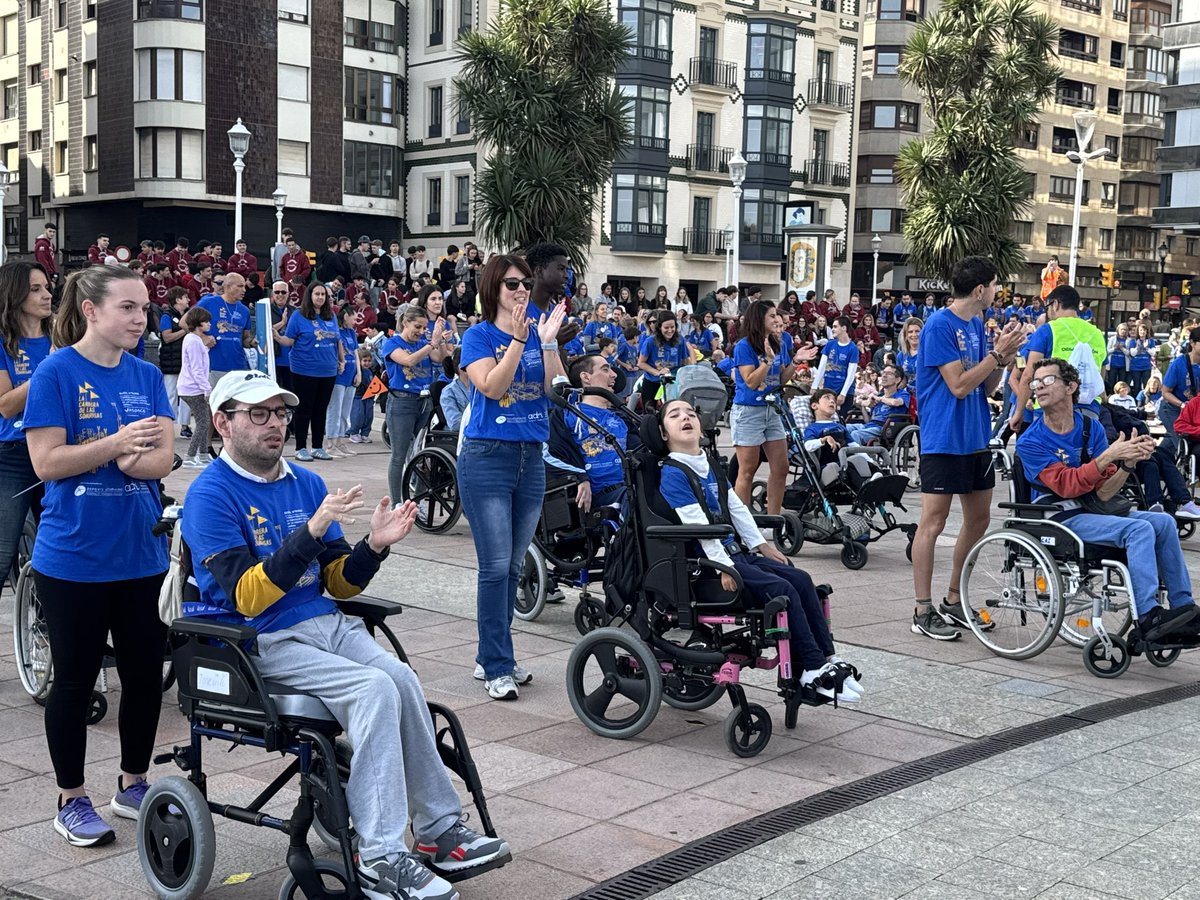 💙La V Carrera de las Sonrisas de <a href="/fedeaspace/">fedeaspace</a> vuelve a conquistar el Paseo del Muro. 

El Partido Popular de Asturias estuvo representado con la asistencia de diputados, concejales y miembros de la Junta Directiva.