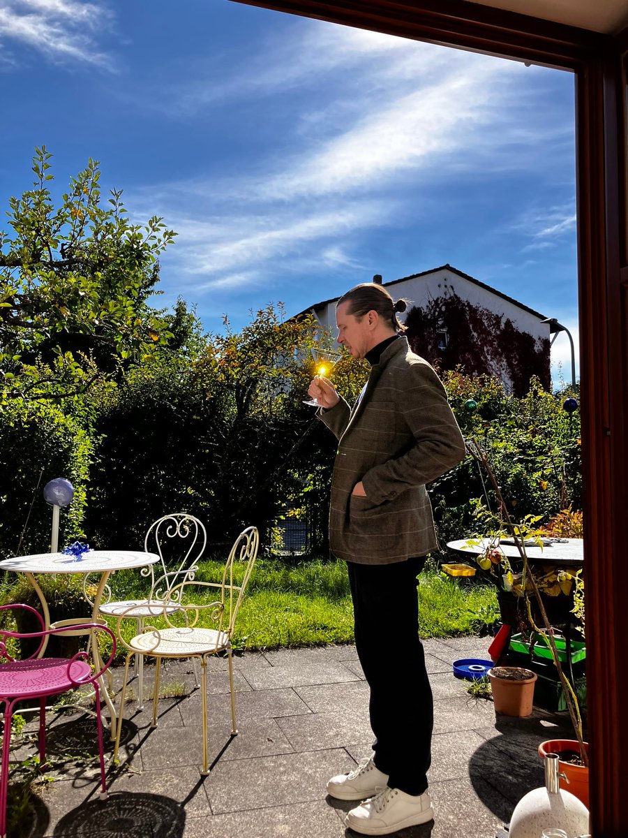 Auf dein Wohl, #Vaterland 

&gt;&gt;denn es muß uns doch gelingen,
daß die Sonne schön wie nie
über Deutschland scheint.&lt;&lt;