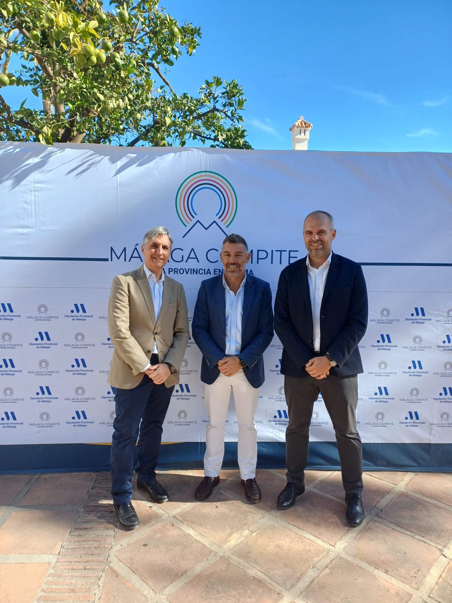 Nuestros directivos José Carlos Espina y José Antonio Martín han acudido a la entrega de los premios ‘Cardumen Deportivo’. A la cita han acudido el presidente <a href="/diputacionMLG/">Diputación de Málaga</a>, <a href="/Francissalado/">Francisco Salado</a>; el concejal <a href="/deportemalaga/">Área de Deporte</a>, <a href="/borjavivas/">Borja Vivas Jimenez</a>; y el diputado <a href="/DeportesDipMlg/">Diputación de Málaga es Deporte</a> , <a href="/juanrosasgallar/">Juan Rosas Gallardo</a>