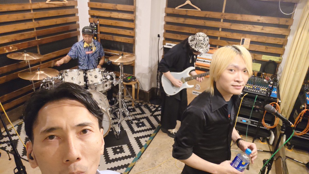 明後日のライブに向けてスタジオです
今からでもチケット予約は遅くない！