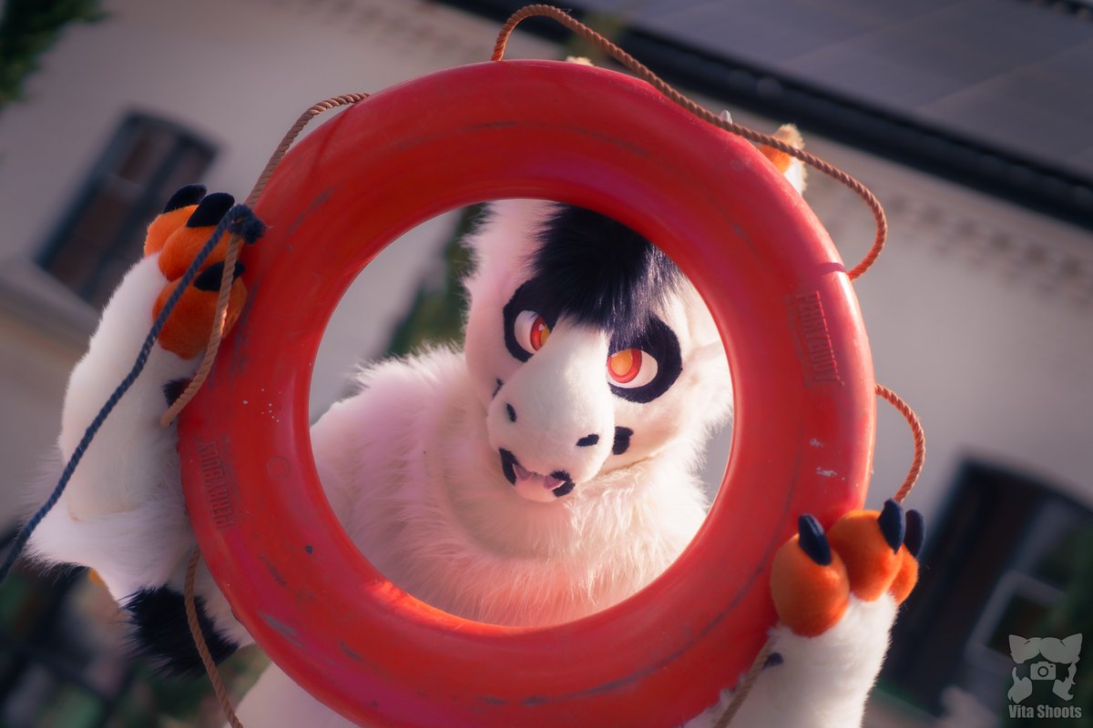 V Λ L E N T I N E 🔜 FWH EF tweet media