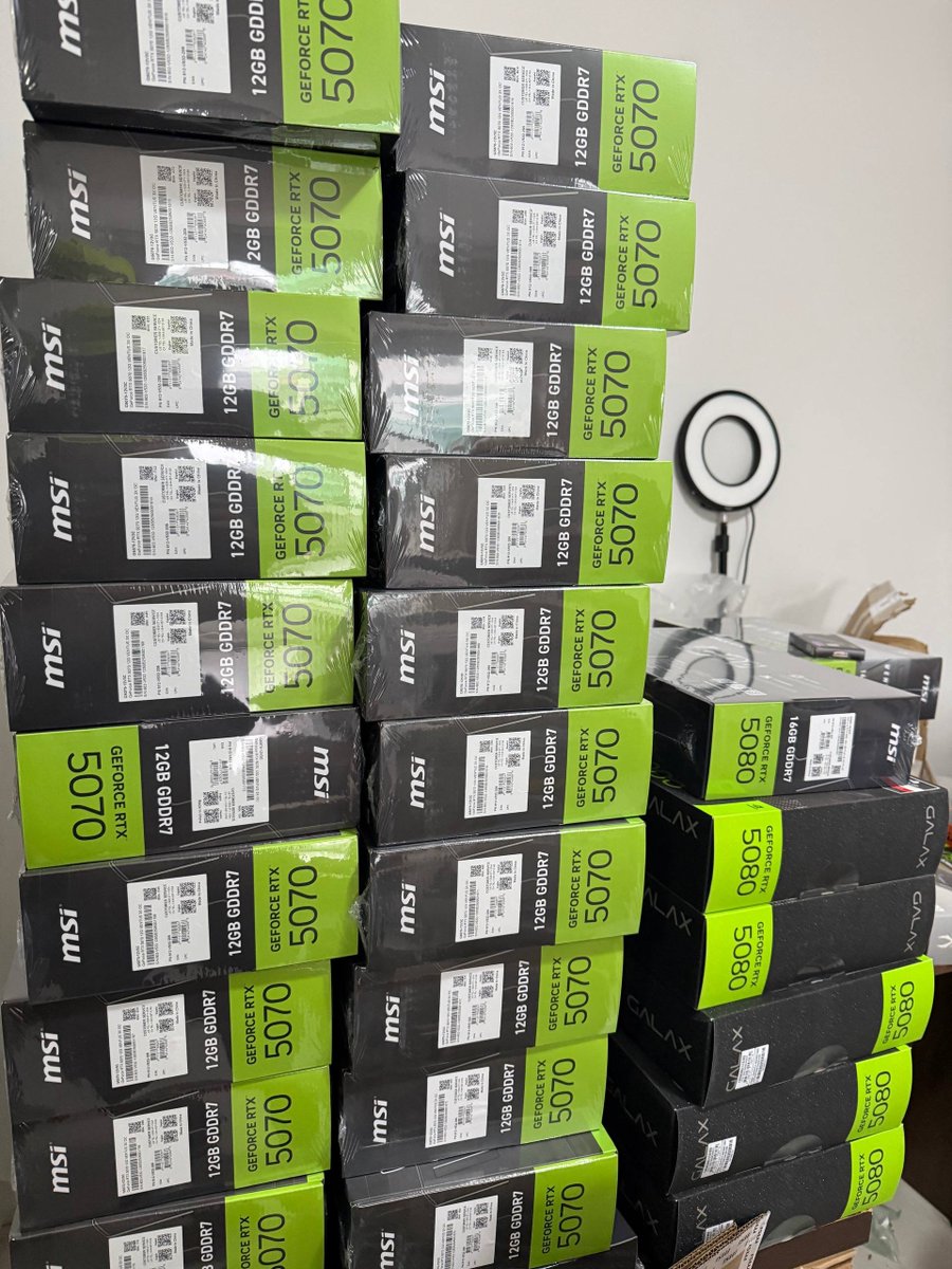 Nosso mais sincero agradecimento aos clientes que estão aguardando a troca da MSI 5070 Shadow 2X, pra MSI 5070 Ventus 3X.

Os envios seguem à todo o vapor aqui!