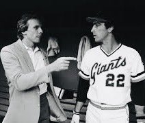 HarryHaris48861's tweet photo. Baseball slugger Jack Clark of the San Francisco Giants and football star Joe Montana of the San Francisco 49ers. #JackClark #SanFranciscoGiants #Giants #baseball ⚾️ #SanFrancisco49ers #49ers #SanFrancisco #football 🏈 #sports https://t.co/mPf1H1bQhU