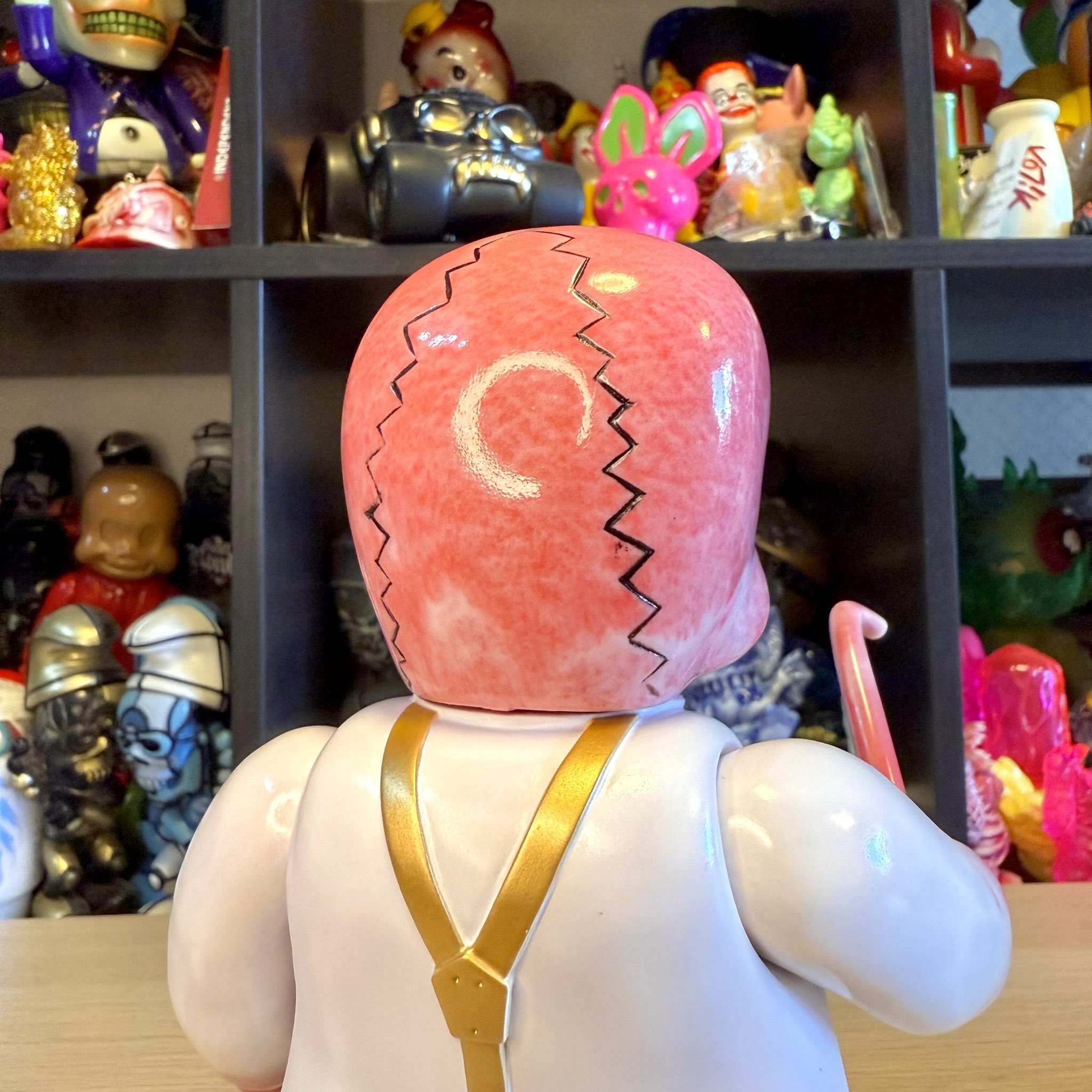 ［希少］ブラックブックトイBlackbook toy Aurora Boo BlackBook ToyからEd Roth氏の「Skull Fly」最新作「Neon