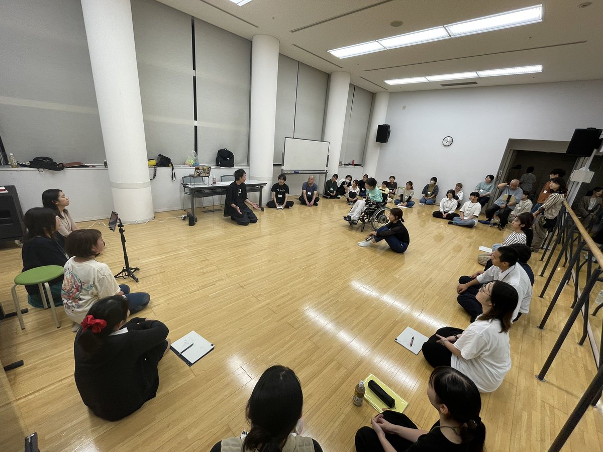 「真夏の夜の夢」本日より稽古開始！
タイトな稽古期間ですが、多田さんは焦らず騒がず、じっくりシアターゲームから稽古を始めました。
座組の皆が良い関係を作り、良いチームとなることが、良い作品への一番の道！
本番は10月26日(日)かるぽーとにて！
ご予約超絶承り中ぅ！
kfca.jp/kikaku/midsumm…