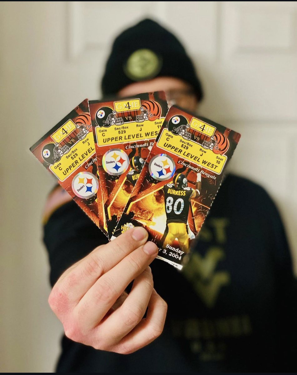 This was actually the first Steelers game I attended.

My parents bought the tickets long before we knew Ben would start. We got to see Big Ben’s first ever home start and Troy’s first career TD. 

The other fun fact is that I wore a Duce Staley jersey. Wild. #HereWeGo