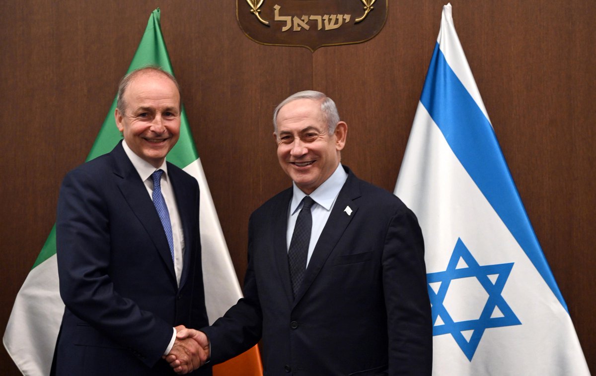 Micheál Mac Gearailt tweet media