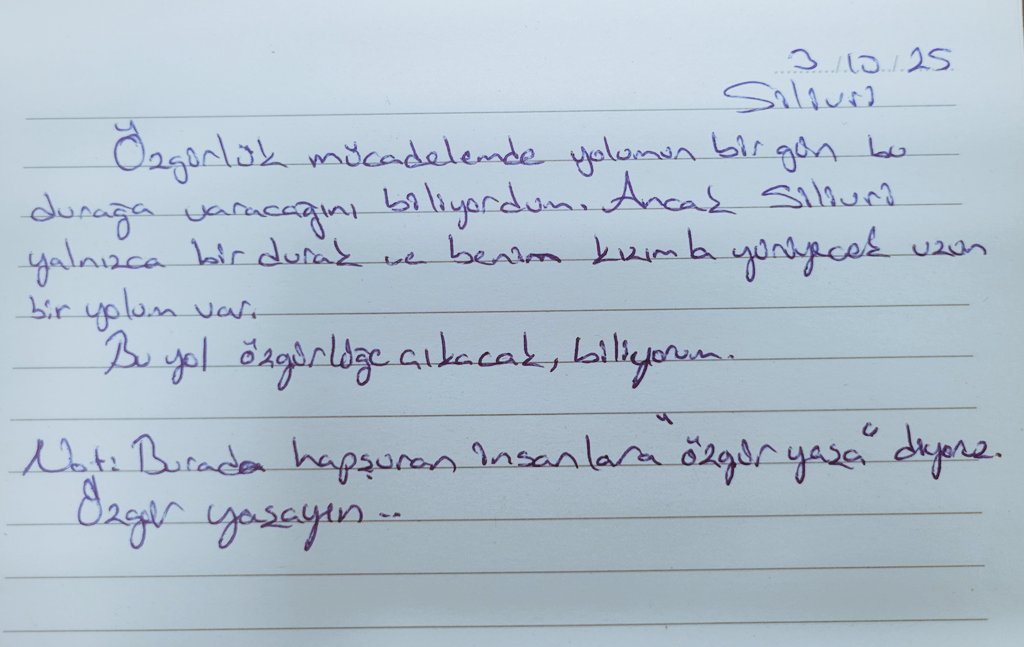 Az önce Nur Betül ile görüşten çıktım. Sağlığı, morali iyi. Yalnızca her anlamda kendi başına emek vererek kurduğu yaşamına, bir an evvel kızı ile devam etmek istiyor. Sizlere de aşağıda yazdığı not ile birlikte selam ve sevgilerini iletti.

Tutuklama kararına itirazlarımız kabul