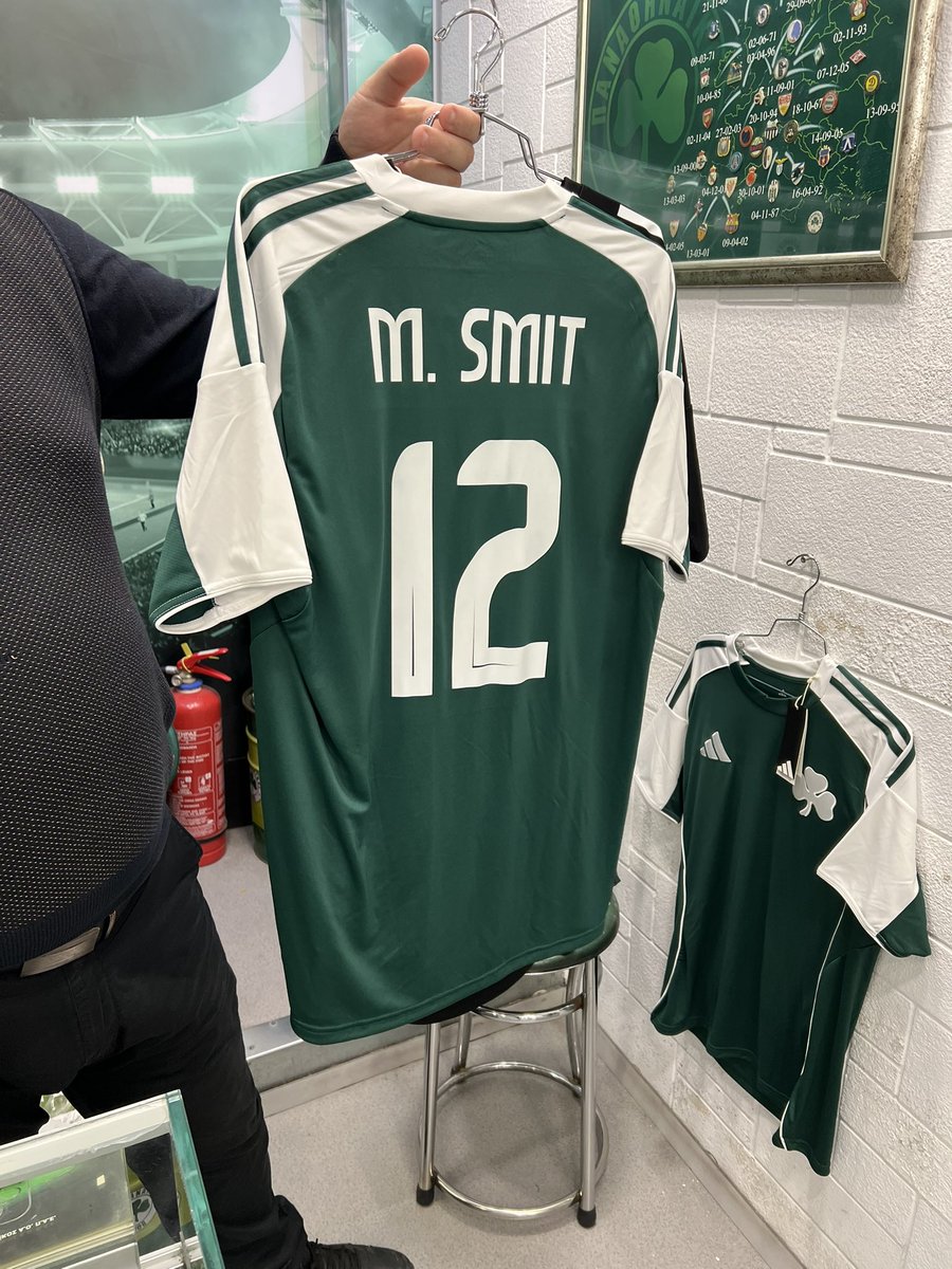 M4yzzee's tweet image. Wie van jullie legendes heeft deze laten drukken in de officiële Panathinaikos fanstore? 😂😂 #KowetEuropees #panGAE #Kowet